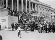 Jacob General Coxey Speaking On The Steps of Capitol, 1914. Creator: Harris & Ewing