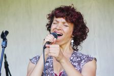 Jacqui Dankworth, Daneby Hall, Tunbridge Wells, Kent. Artist: Brian O'Connor