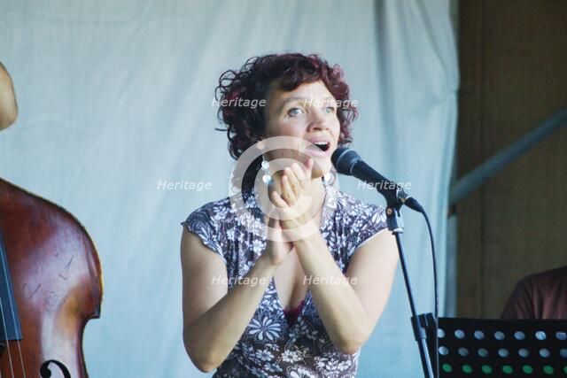 Jacqui Dankworth, Daneby Hall, Tunbridge Wells, Kent.  Artist: Brian O'Connor