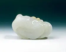 Jade bird with lingzhi, bulb and prunus, early Qing dynasty, China, 1662-1722. Creator: Unknown