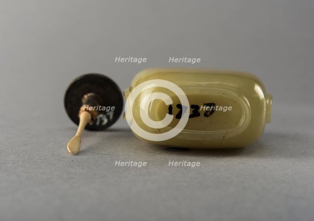 Jade snuff bottle, China, Qing dynasty, 1644-1911. Creator: Unknown.
