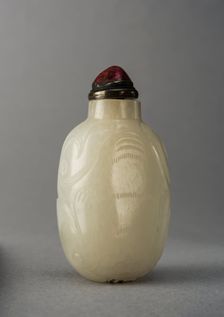 Jade snuff bottle in an animal form, China, Qing dynasty, 1644-1911. Creator: Unknown