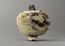 Jade snuff bottle in the form of a pomegranate, China, Qing dynasty, 1644-1911. Creator: Unknown
