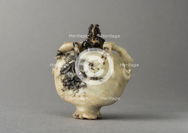 Jade snuff bottle in the form of a pomegranate, China, Qing dynasty, 1644-1911. Creator: Unknown.