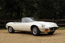 Jaguar E type 1974. Artist: Simon Clay