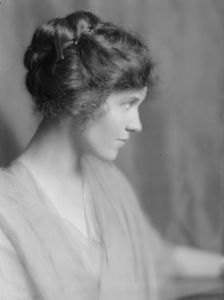 James, Dorothy, Miss, portrait photograph, 1914 May 5. Creator: Arnold Genthe