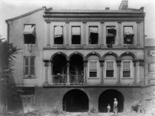 James Holloway Loggia School, Fairfax St. between Cameron and Queen, Alexandria, Va., 1918. Creator: Frances Benjamin Johnston