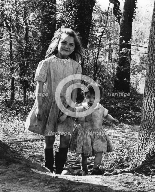 Janie and Daphne, gipsy girls, Charlwood, Surrey, 1964.