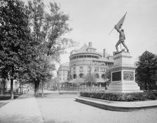Jasper Monument and the De Soto Hotel, Savannah, Ga., c.between 1910 and 1920. Creator: Unknown