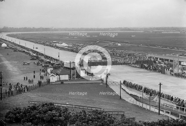 JCC Double Twelve Race, Brooklands, Surrey, 1929. Artist: Bill Brunell.