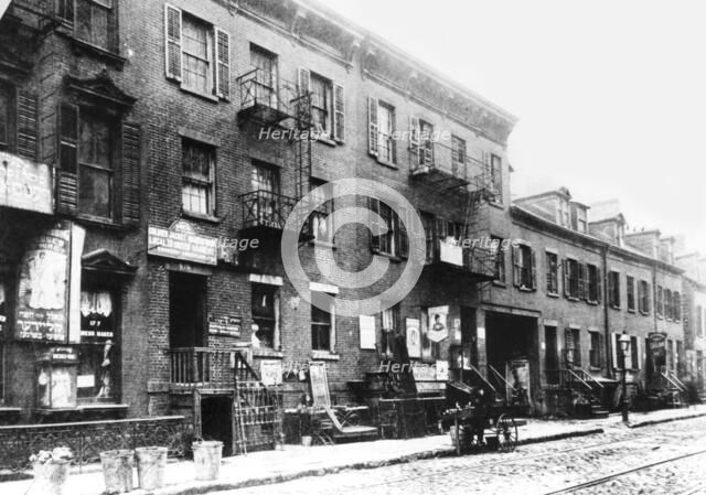 Jewish slum on East Broadway, New York, USA, c1900. Artist: Unknown