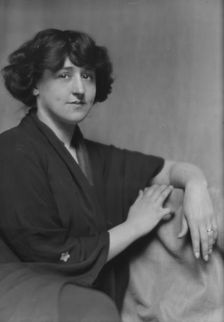 Jeffreys, Miss (Mrs. Schultz), portrait photograph, 1914 Mar. 27. Creator: Arnold Genthe