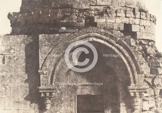 Jérusalem, Détails de la porte d'un Dôme sépulcral, 1854. Creator: Auguste Salzmann.