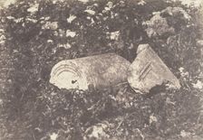 Jérusalem, Tombeau des rois de Juda, Couvercle de sarcophage et fragment d'une porte en pi..., 1854. Creator: Auguste Salzmann