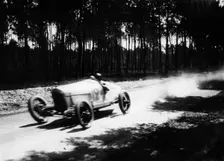 Jimmy Murphy driving a Duesenberg to victory in the French Grand Prix, Le Mans, 1921