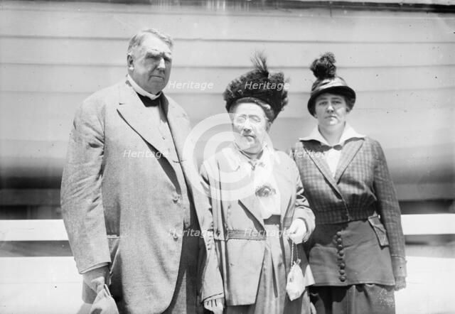 J.R. Day, wife and daughter, Imogene, between c1910 and c1915. Creator: Bain News Service.