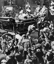Jubilee cheer for the king and queen, 1935