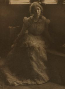 Julia Hall McCune, c. 1900. Creator: Clarence H. White (American, 1871-1925)