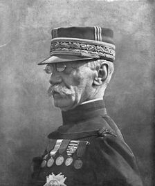 '"Jusqu'au Bout"; Le General Gallieni, Gouverneur de Paris, le 2 Septembre 1914 1914. Creator: Unknown