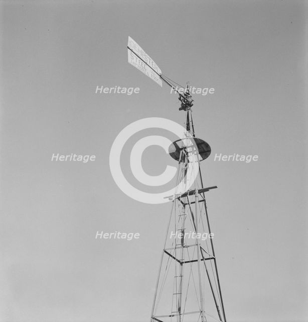 On abandoned farm in Columbia Basin, one mile east of Quincy, Grant County, Washington, 1939. Creator: Dorothea Lange.