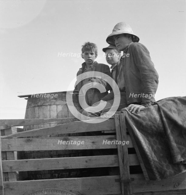 On location of Resettlement Administration film near Bakersfield, California, 1935. Creator: Dorothea Lange.