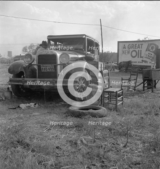 On the move, Wagoner, Wagoner County, Oklahoma, 1936. Creator: Dorothea Lange.
