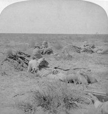 On the fighting line with the Queen's bravest, Modder River, South Africa, 1900. Artist: Underwood & Underwood