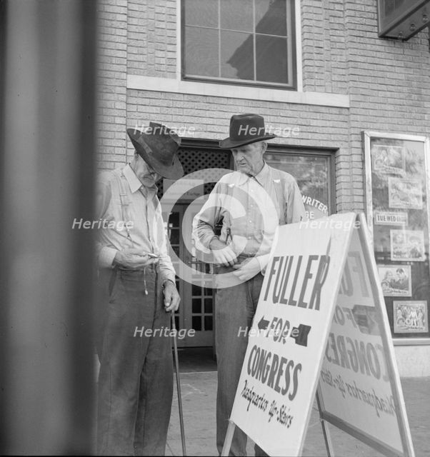 On the town square, Fayetteville, Arkansas , 1938. Creator: Dorothea Lange.