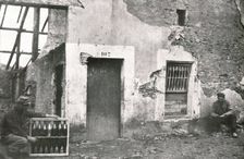 "On Tiendra"; La, ils remplacent par un vitrail de bouteilles 1915 (1924). Creator: Unknown