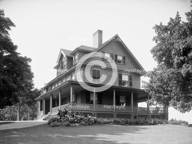 One of the cottages, Hotel Champlain, N.Y., between 1900 and 1910. Creator: Unknown.