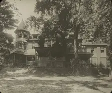 Oaklawn House, (East Side), c. 1900. Creator: Alfred Stieglitz