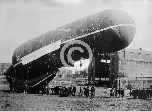 Observation balloon, U.S.A., 9 Dec 1917. Creator: Bain News Service.