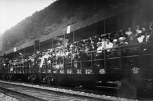 Observation train, Po'keepsie, 1913. Creator: Bain News Service