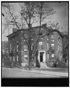 Octagon House, between 1910 and 1920. Creator: Harris & Ewing