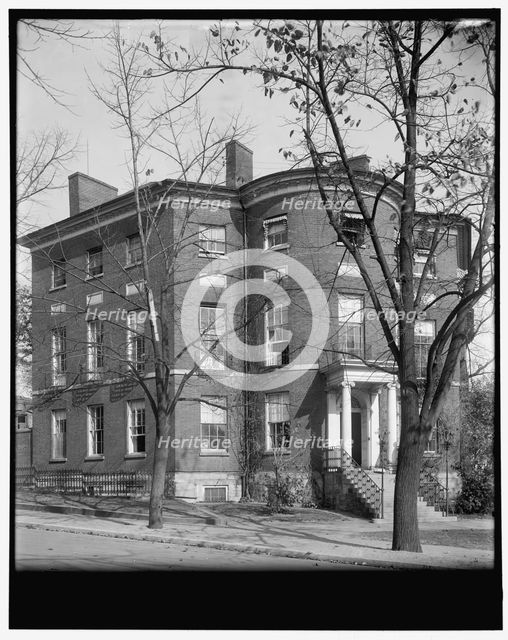 Octagon House, between 1910 and 1920. Creator: Harris & Ewing.