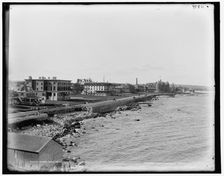 Ocean road, Narragansett Pier, R.I., between 1880 and 1899. Creator: Unknown