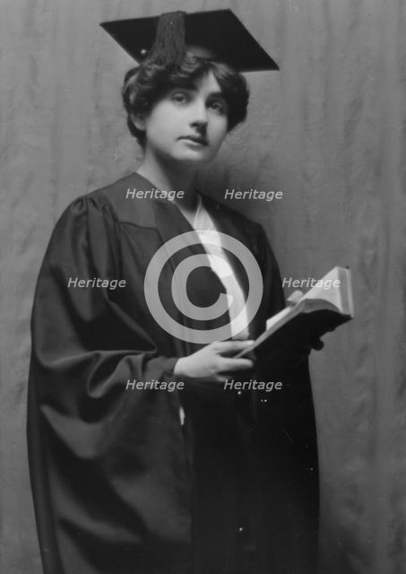 Ochs, Miss, portrait photograph, 1913. Creator: Arnold Genthe.