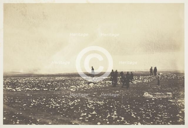 Officers on the Look out at Cathcarts Hill, 1855. Creator: Roger Fenton.