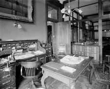 Offices of Mulford & Petry Co., Detroit, Mich., between 1900 and 1910. Creator: Unknown