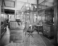 Offices of Mulford & Petry Co., Detroit, Mich., between 1900 and 1910. Creator: Unknown