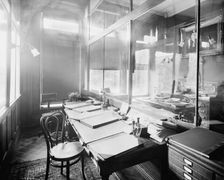 Offices of Mulford & Petry Co., Detroit, Mich., between 1900 and 1910. Creator: Unknown