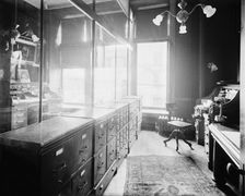 Offices of Mulford & Petry Co., Detroit, Mich., between 1900 and 1910. Creator: Unknown