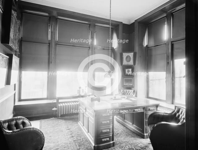 Offices of Mulford & Petry Co., Detroit, Mich., between 1900 and 1910. Creator: Unknown.