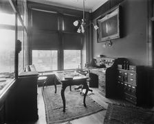 Offices of Mulford & Petry Co., Detroit, Mich., between 1900 and 1910. Creator: Unknown