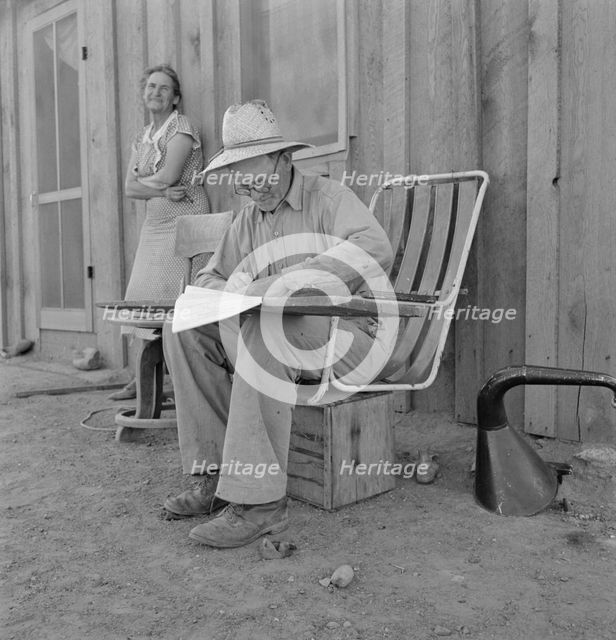 Oklahoma farmer, now living in Cow Hollow, is a FSA borrower, Malheur County, Oregon, 1939 Creator: Dorothea Lange.