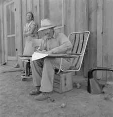 Oklahoma farmer, now living in Cow Hollow, is a FSA borrower, Malheur County, Oregon, 1939 Creator: Dorothea Lange