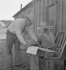Oklahoma farmer, now living in Cow Hollow, is a FSA borrower, Malheur County, Oregon, 1939 Creator: Dorothea Lange