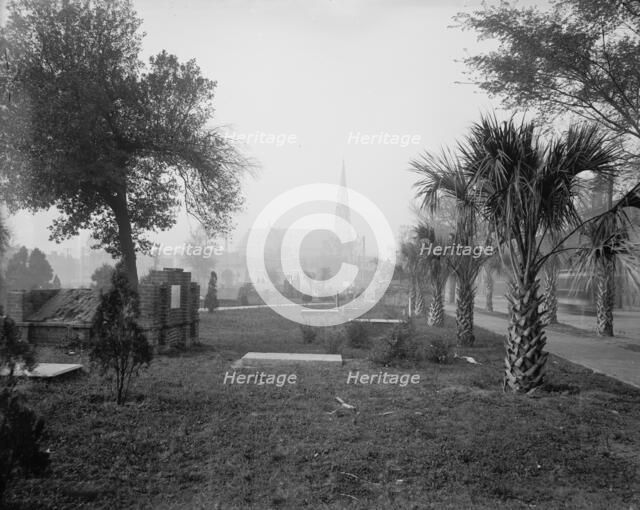 Old Colonial Cemetery, Savannah, Ga., c1900. Creator: Unknown.