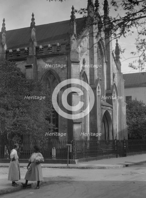 Old Huguenot church, 136 Church Street, Charleston, South Carolina, between 1920 and 1926. Creator: Arnold Genthe.
