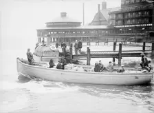 Old Point Comfort, Va. - Wharf, 1914. Creator: Harris & Ewing